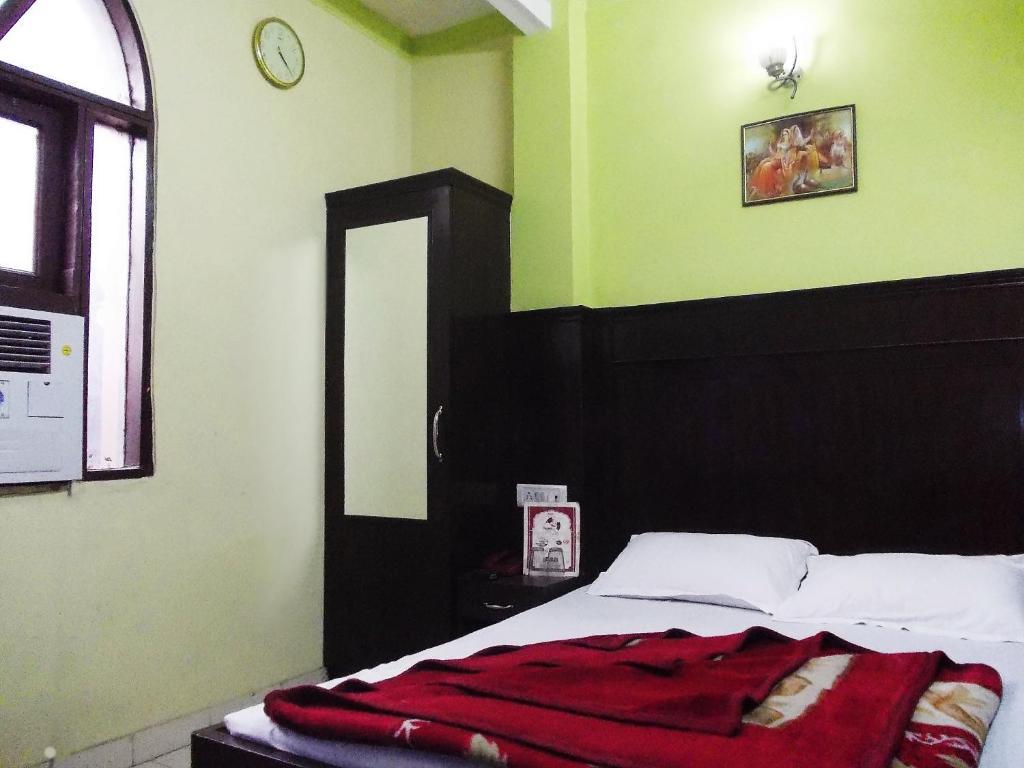 Hotel Shreeram Deluxe New Delhi Room photo