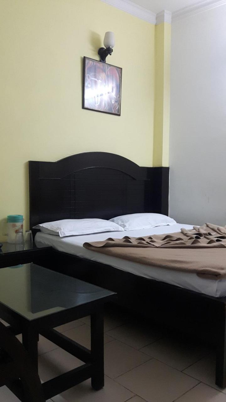 Hotel Shreeram Deluxe New Delhi Exterior photo