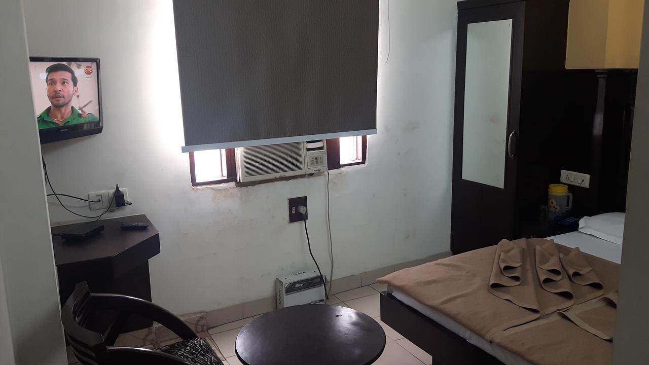 Hotel Shreeram Deluxe New Delhi Exterior photo